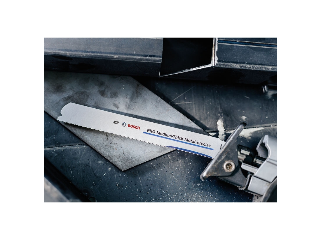 Bosch List PRO Medium-Thick Metal precise S1137BEF 1,1 × 25 × 225 mm, 2 ks